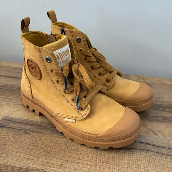 ❗️SOLD❗️Palladium Pampa Hi Zip Nubuck Leather Boots Women’s - Picture 1 of 10